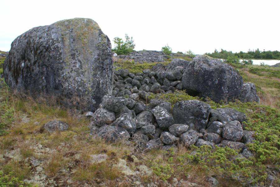 Tomtning-jäännös, Mustasaari Valassaaret